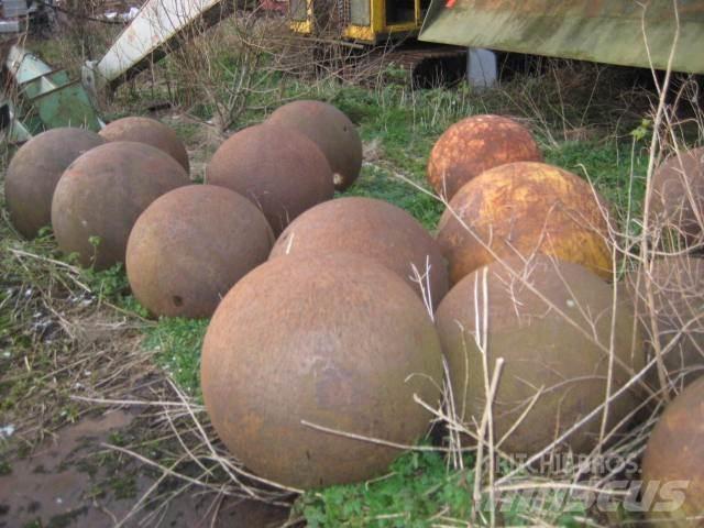  Stålkugler - ø 700 mm - 12 stk. Crushers