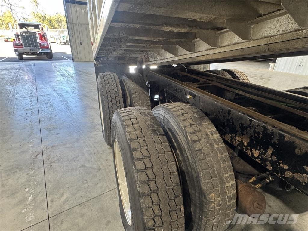 Kenworth T800 Tipper trucks