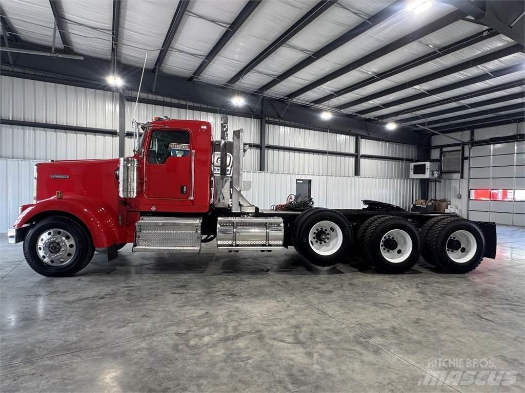 Kenworth W900 Prime Movers