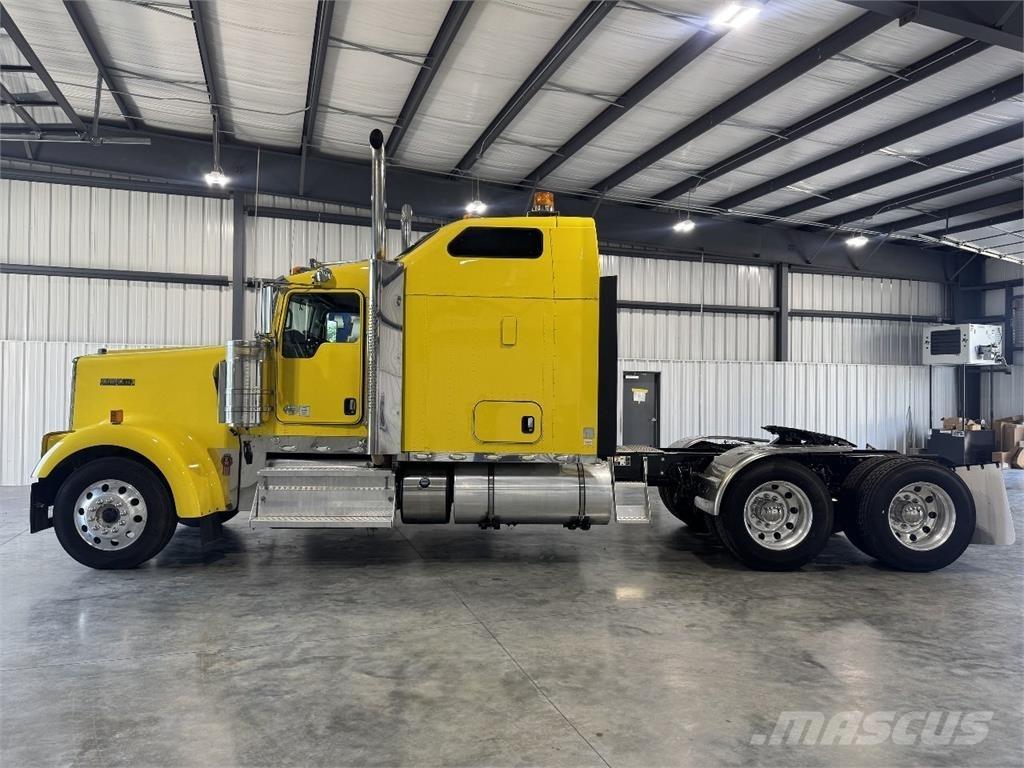 Kenworth W900L Prime Movers