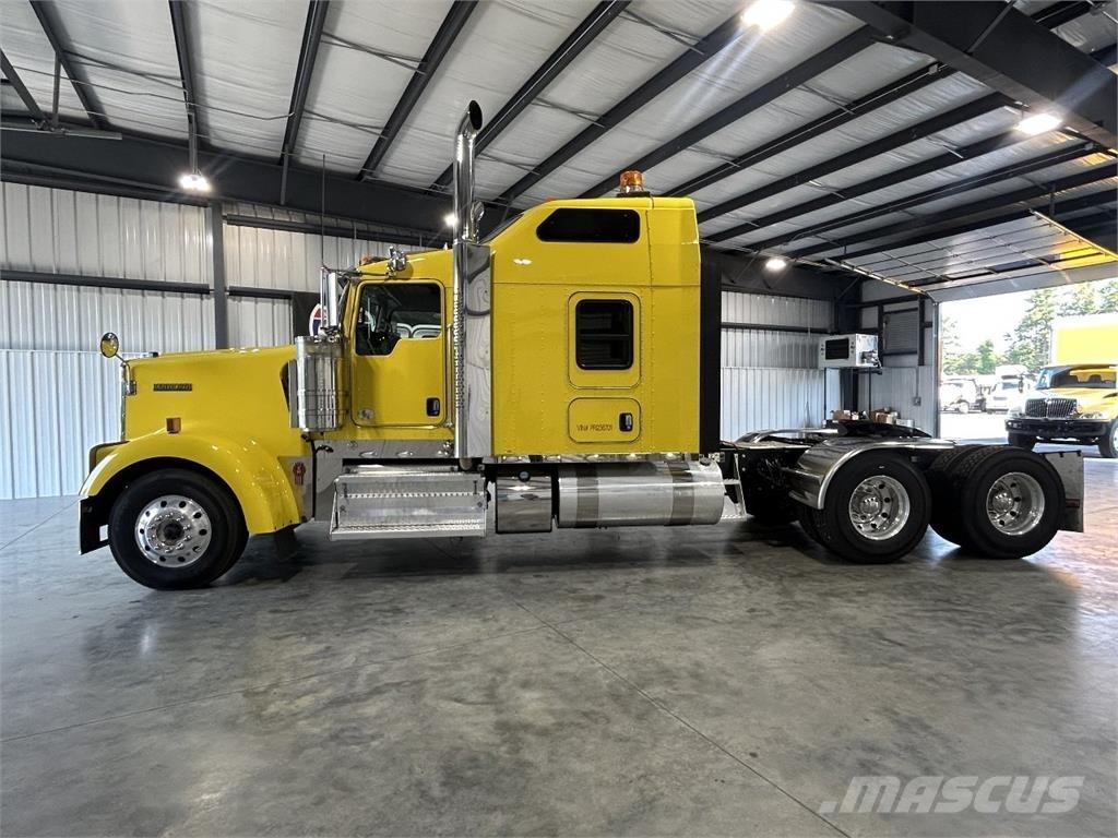 Kenworth W900L Prime Movers