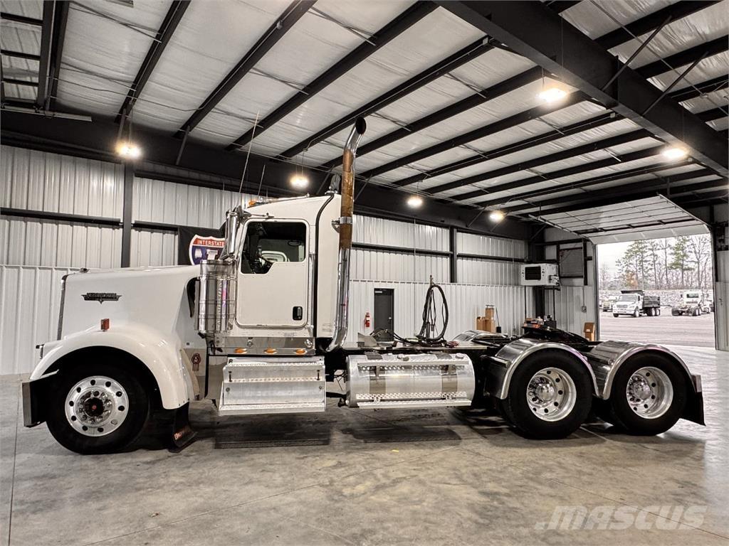 Kenworth W900L Prime Movers