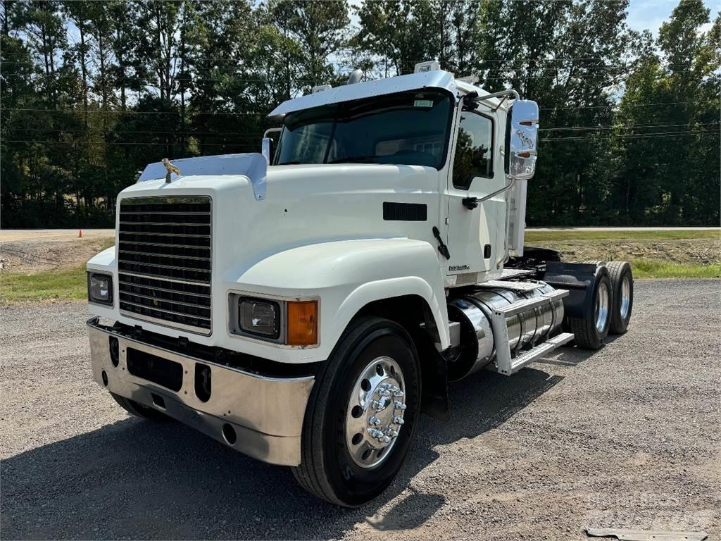 Mack CHU613 Prime Movers