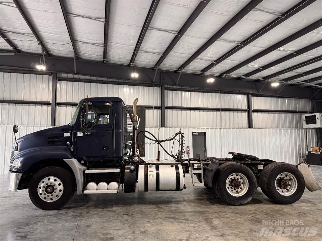 Mack CXU613 Prime Movers