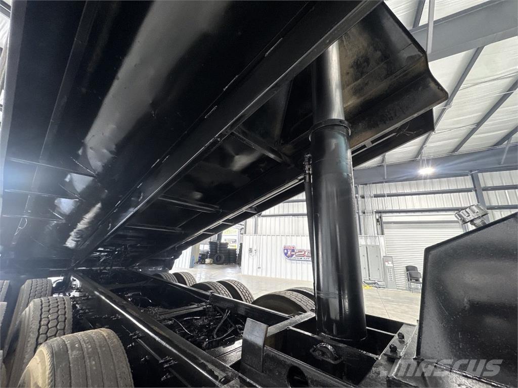 Mack GU713 Tipper trucks