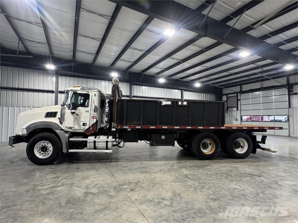 Mack GU813 Platforms