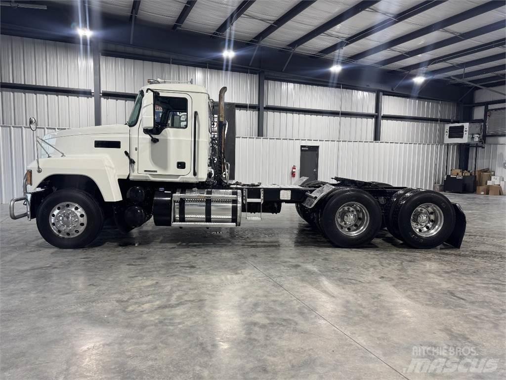 Mack Pinnacle Prime Movers