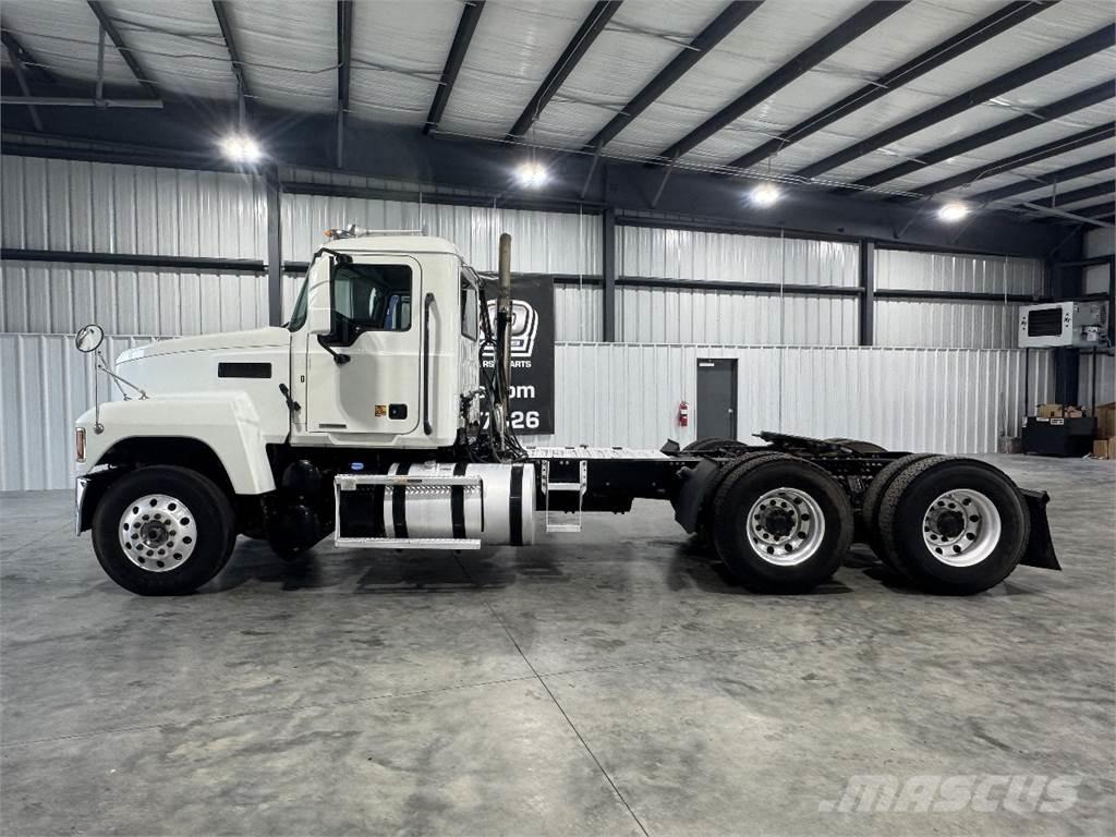 Mack Pinnacle Prime Movers