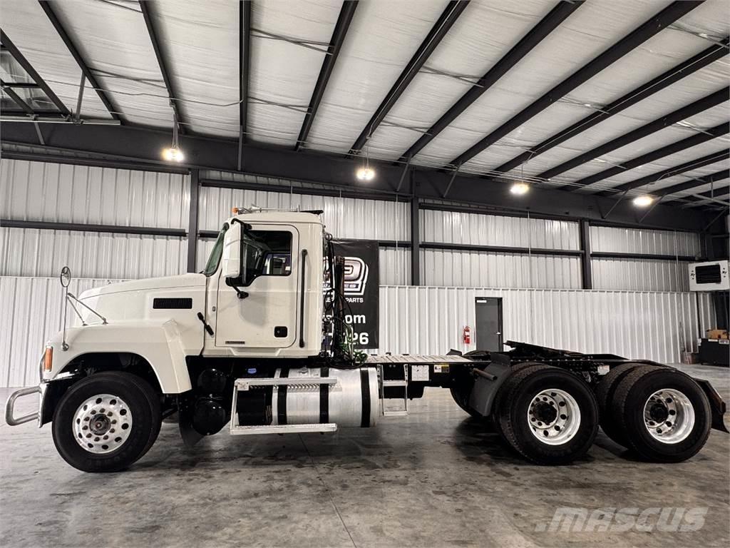 Mack Pinnacle Prime Movers
