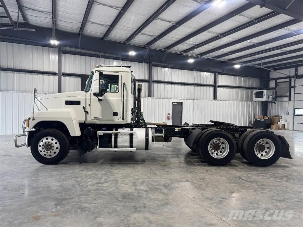 Mack Pinnacle Prime Movers