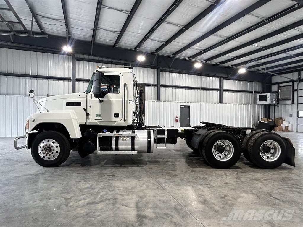 Mack Pinnacle Prime Movers