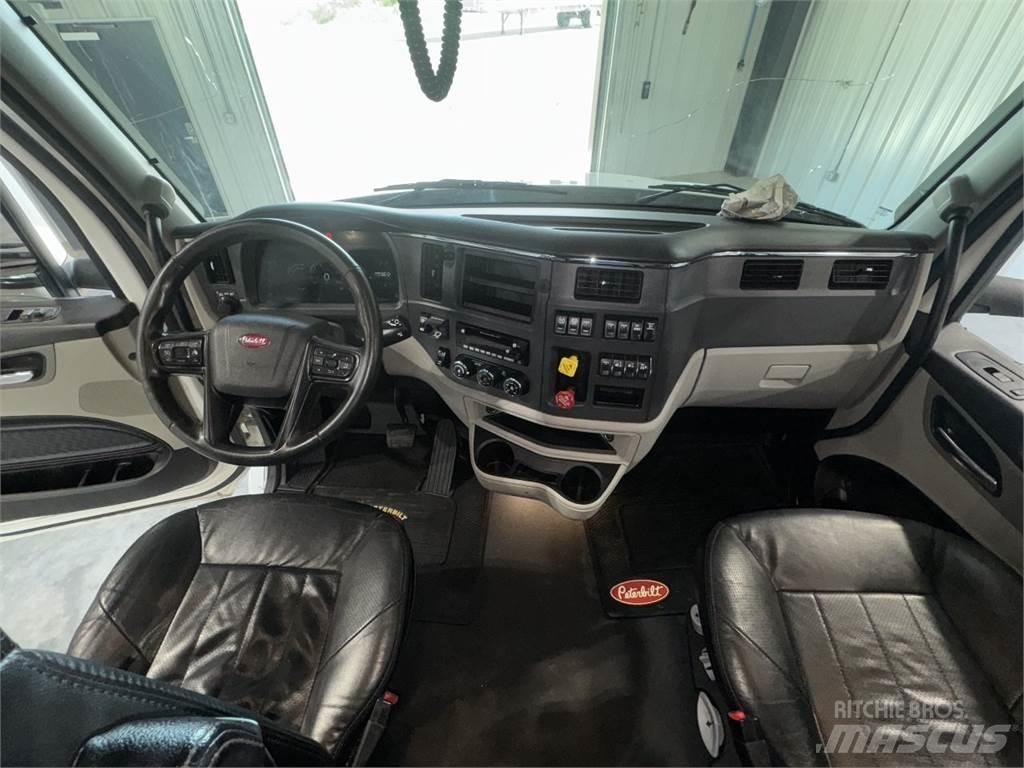 Peterbilt 579 Prime Movers