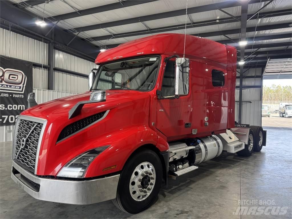 Volvo VNL64T740 Prime Movers