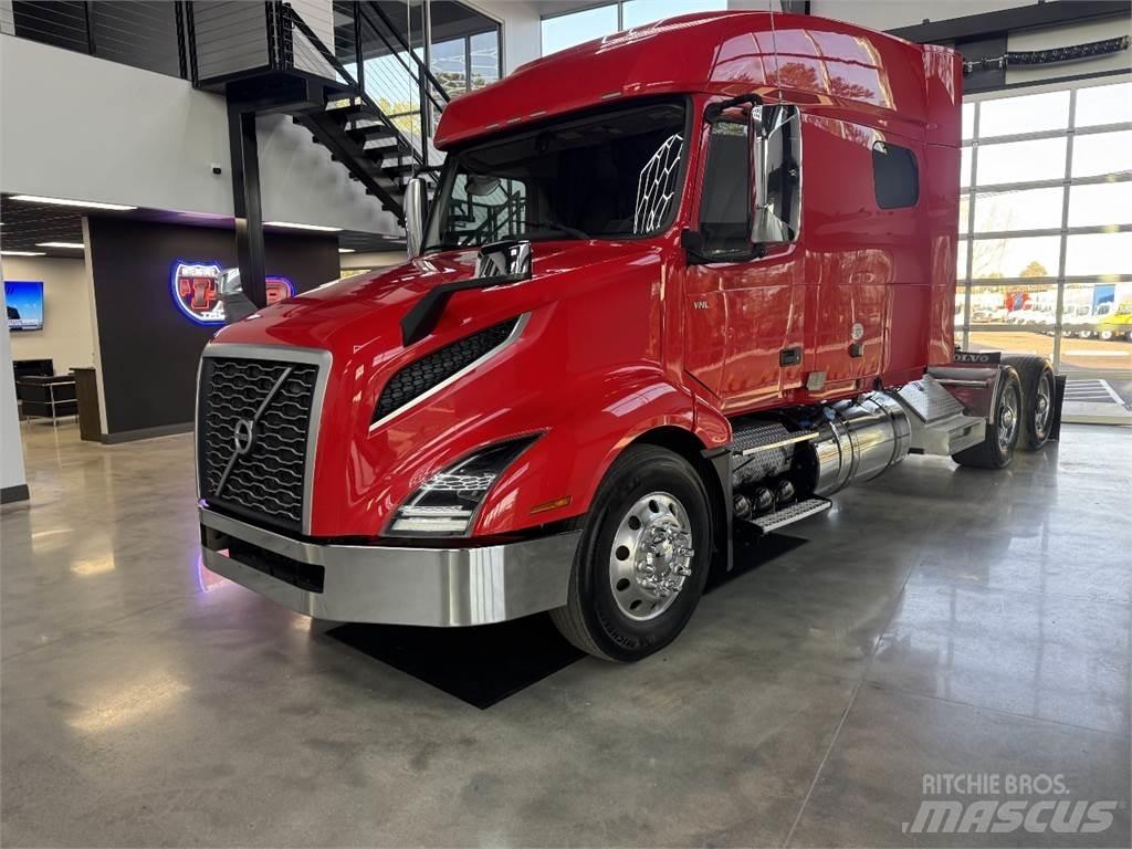 Volvo VNL64T740 Prime Movers