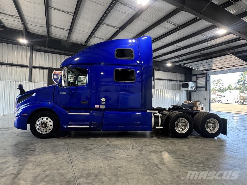 Volvo VNL860 Prime Movers