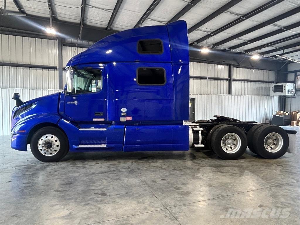Volvo VNL860 Prime Movers
