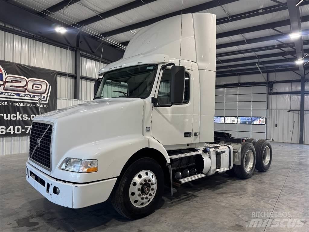 Volvo VNM64T200 Prime Movers