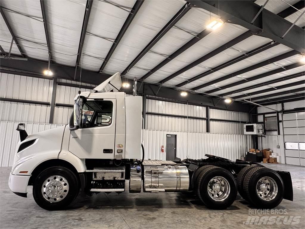 Volvo VNR64T300 Prime Movers