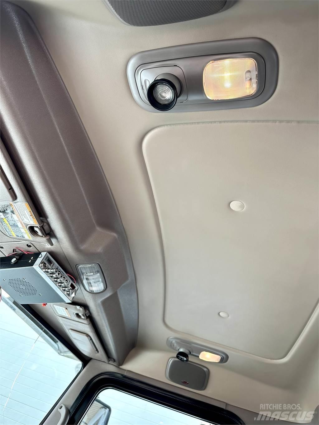 Peterbilt 389 Prime Movers