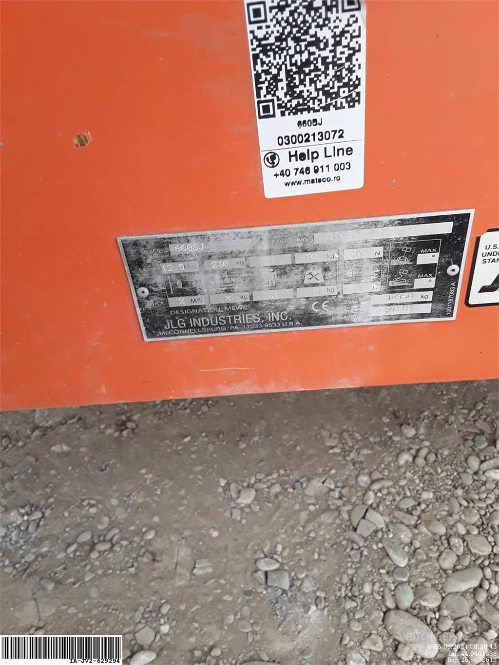 JLG 660SJ Articulated boom lifts