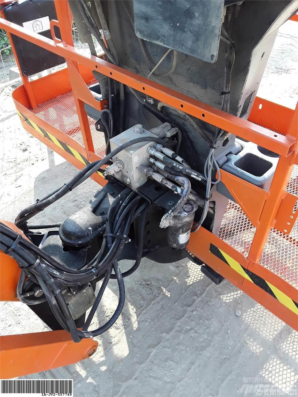 JLG 860SJ Articulated boom lifts