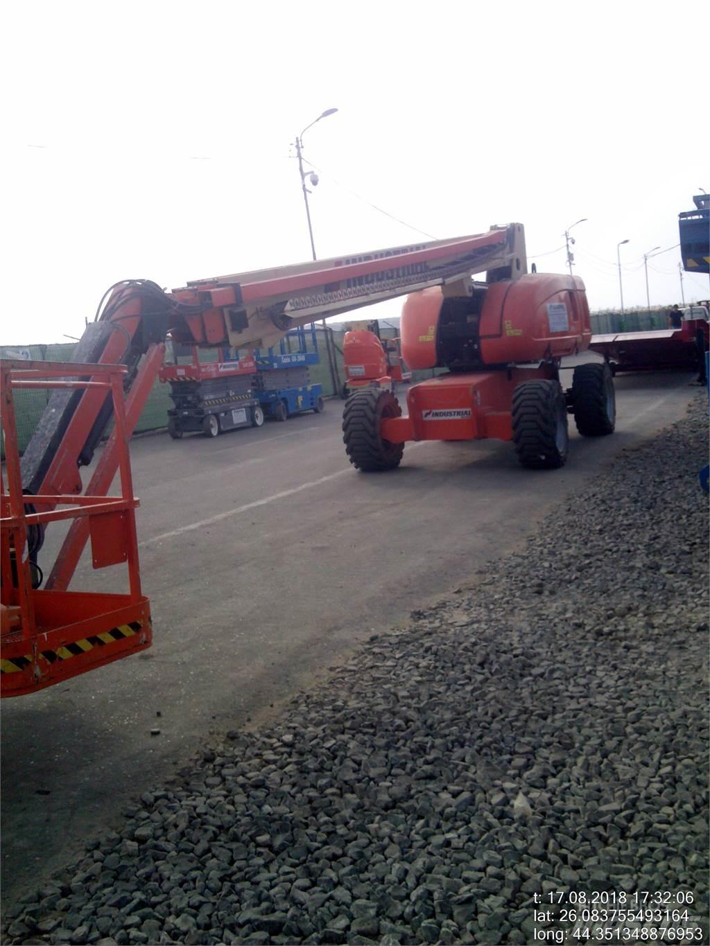 JLG 860SJ Articulated boom lifts