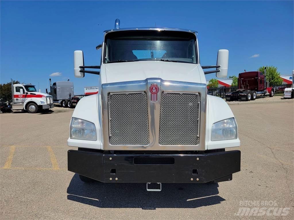 Kenworth T880 Chassis Cab trucks