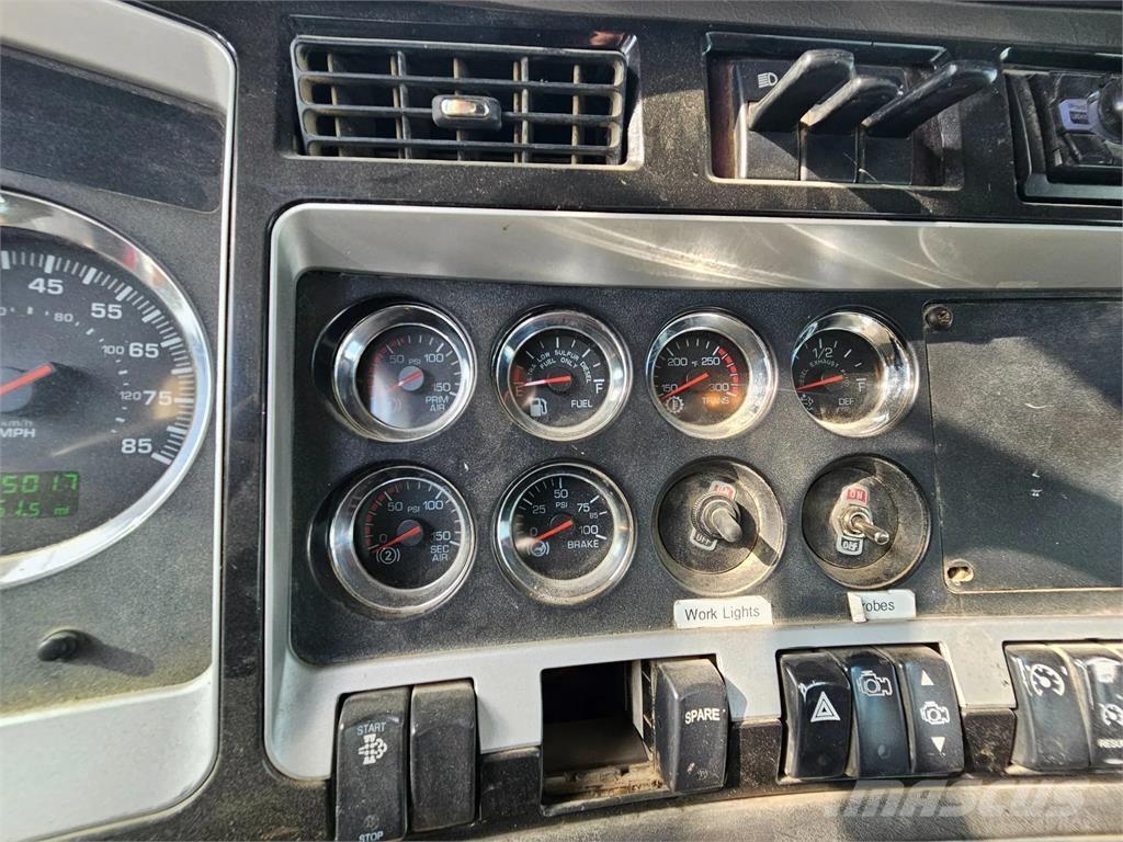 Kenworth T440 Other components