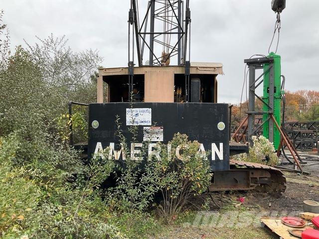 American 5299 Track mounted cranes