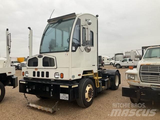 Autocar  Terminal tractors