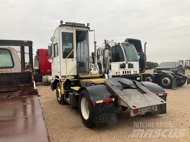 Autocar  Terminal tractors
