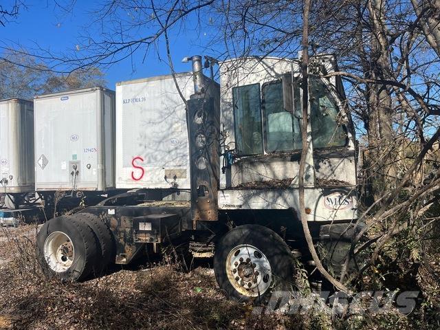 Autocar  Terminal tractors