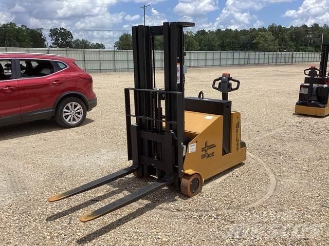 Big Joe CB-22 Self propelled stackers
