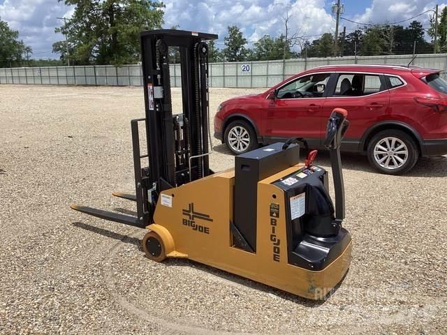 Big Joe CB-22 Self propelled stackers