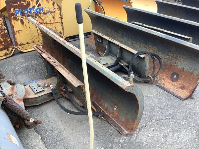 Bobcat  Snow blades and plows