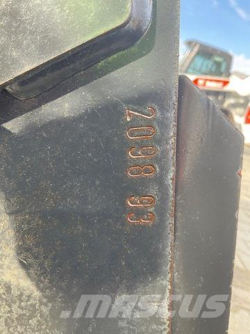 Bobcat  Screening buckets