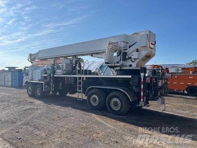 Bronto S178HDT Track mounted cranes