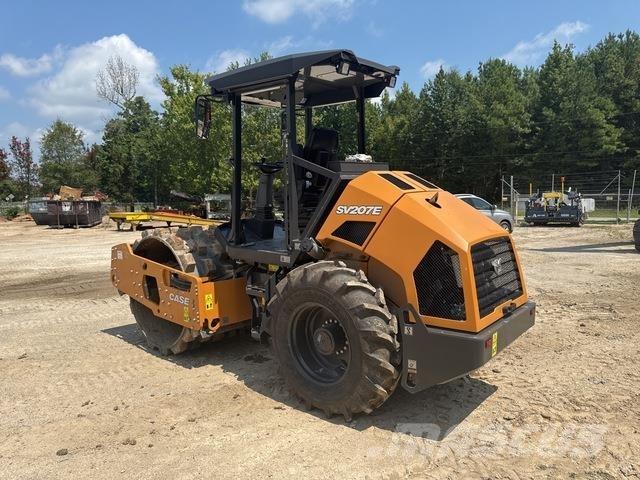 CASE SV207E Single drum rollers