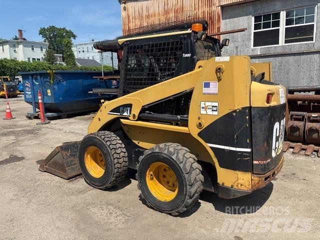 CAT 236B Skid steer loaders