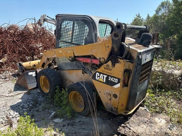 CAT 242D Skid steer loaders