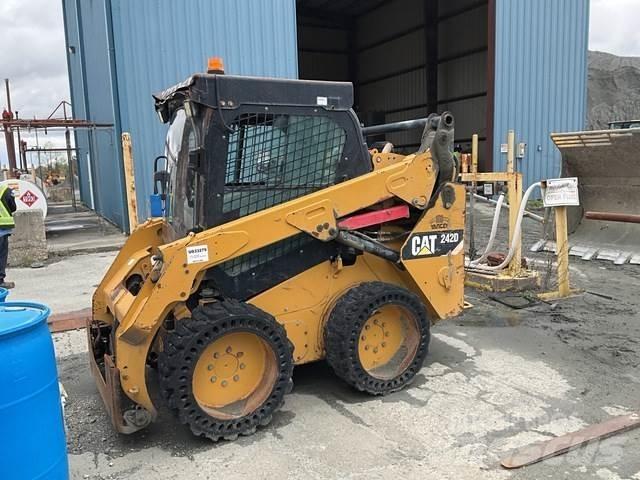 CAT 242D Skid steer loaders