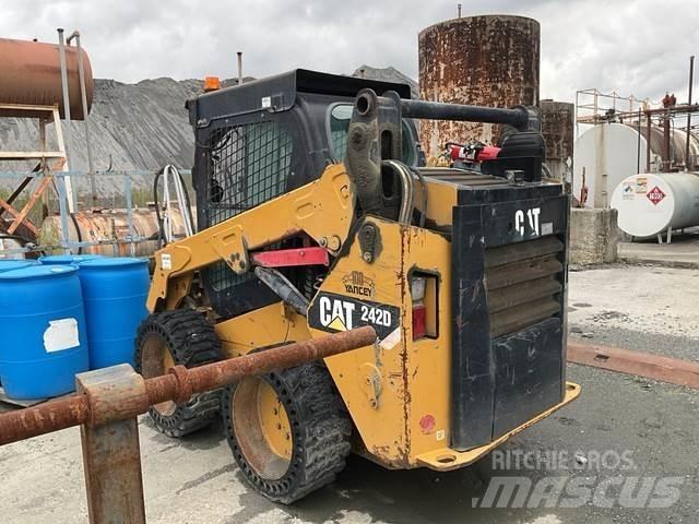 CAT 242D Skid steer loaders
