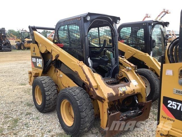 CAT 262D Skid steer loaders