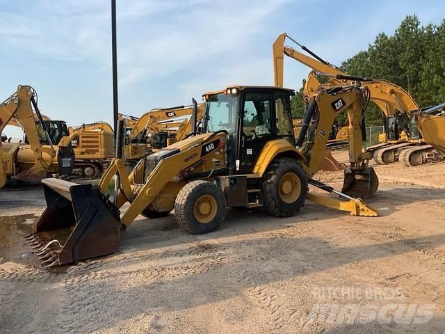 CAT 440 Backhoe