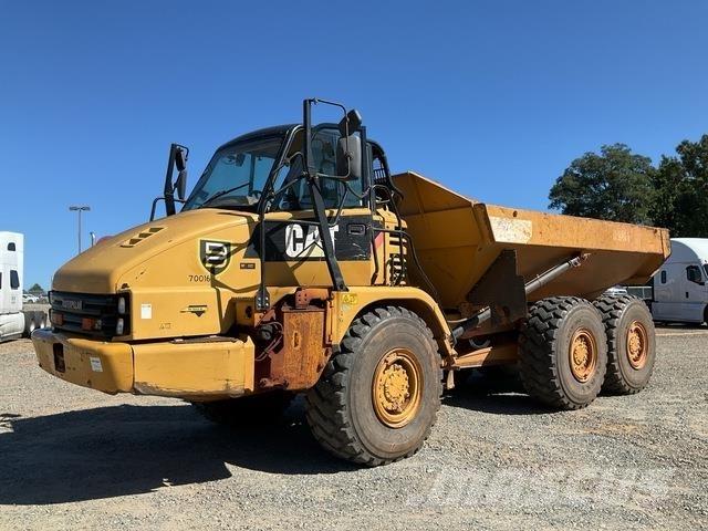 CAT 725 Articulated Haulers