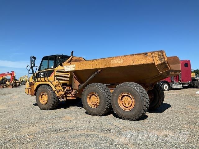 CAT 725 Articulated Haulers