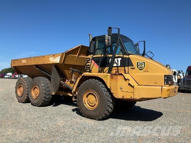 CAT 725 Articulated Haulers