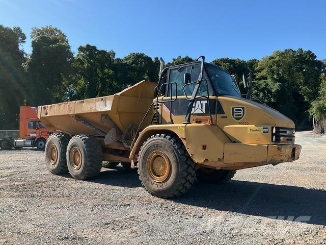 CAT 725 Articulated Haulers