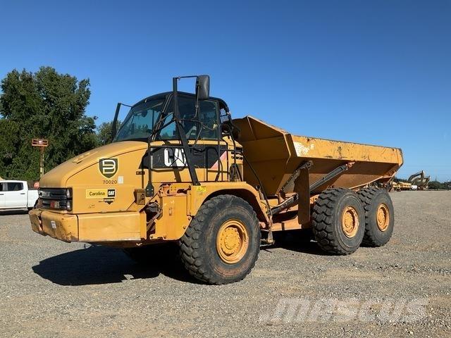 CAT 725 Articulated Haulers