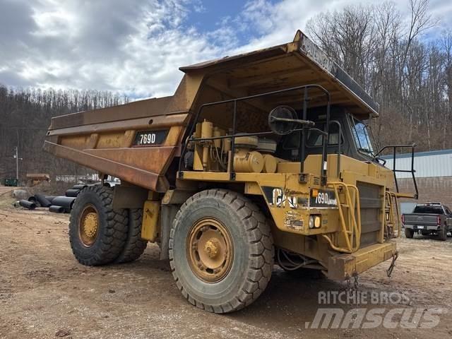 CAT 769D Articulated Haulers